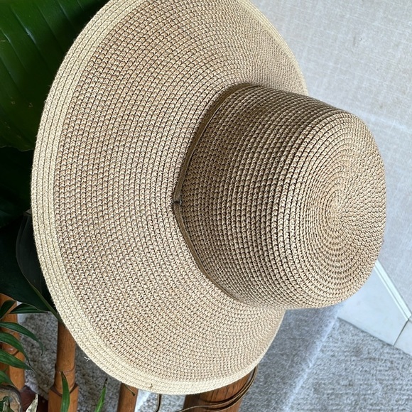 Midwest Stylish Tan Wide-Brim Hat - Picture 3 of 9